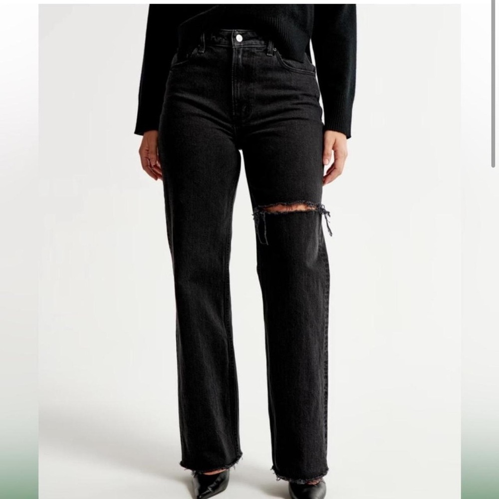 Abercrombie & Fitch 
The 90’s Relaxed Jean High Rise